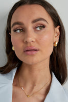 Flower pearl necklace