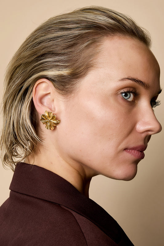 Flower earrings - Women's jewelry/Earrings/Stud Earrings