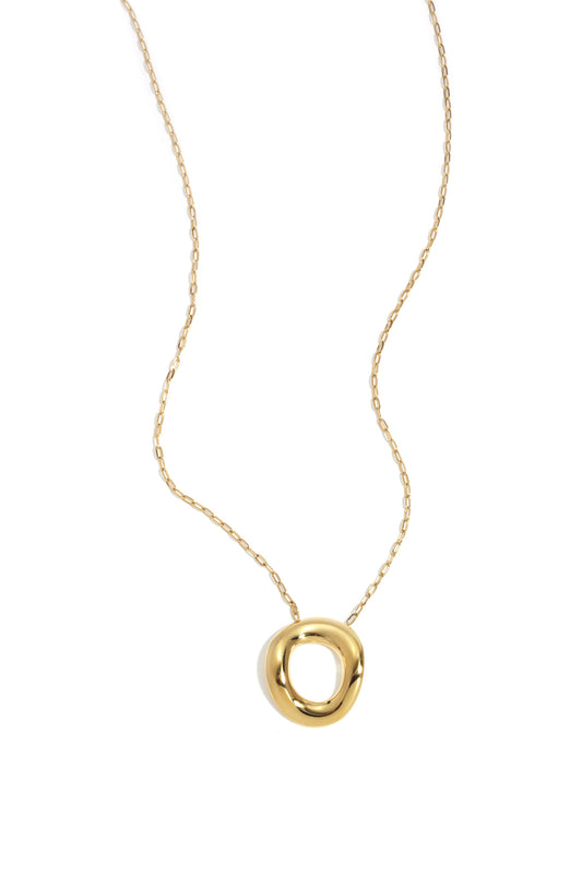 Circle pendant necklace - Women's jewelry/Necklaces/Pendant necklaces